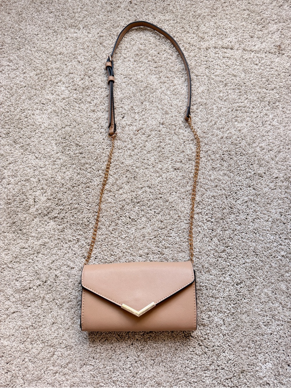Urban Expressions Nude Envelope Crossbody Wallet Purse Gold Chain Strap